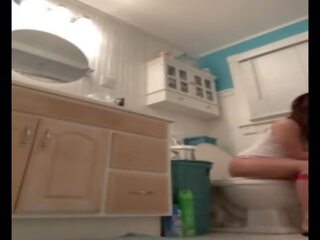 Ado fille séance sur toilettes, gratuit cochon agrafe mov 8b | xhamster