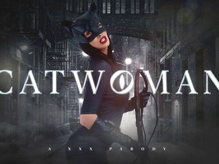 Büyük ğöğüslü diva clea gaultier olarak catwoman alır gecelikler. | xhamster